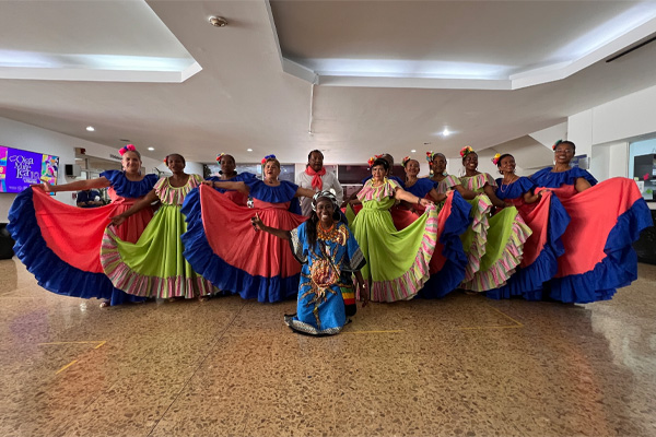 Leyendo y Bailando: Todo es Cultura en BiblioValle